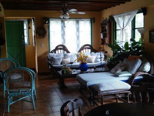 Altos de Cerro Azul, Pacora