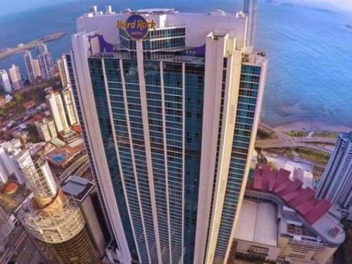 Hard Rock-Megapolis, Avenida Balboa