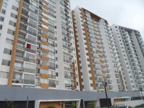 Alsacia Towers, Amelia Denis De Icaza