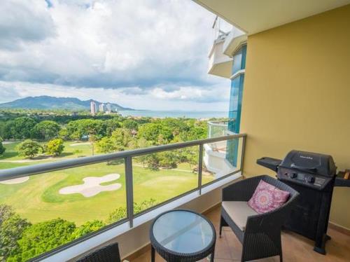 Coronado Golf, apartment