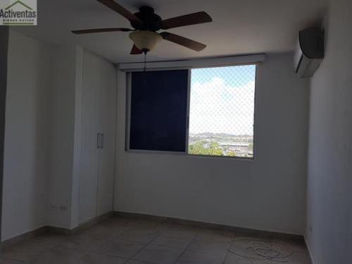 Mystic Blue, Panamá