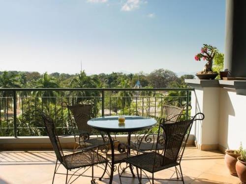 Altos de Amador, Ancon