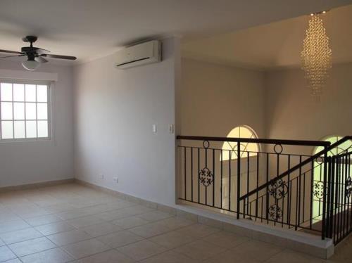 Costa Azul, Área Metropolitana