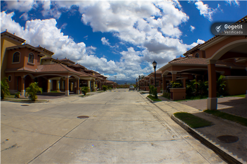 El Doral , Juan Diaz