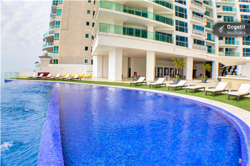 Oasis on the Bay, Área Metropolitana