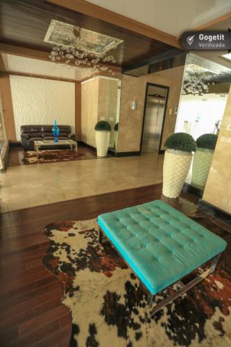 The Palm, Metropolitan Area