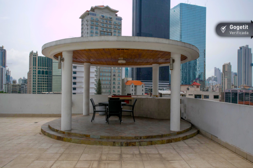 The Seawaves, Bella Vista