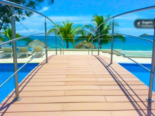 Santa Clara Residences, Antón