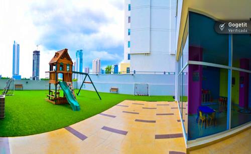 Elevation, Costa del Este