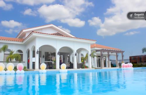 Quintas de Versalles, house