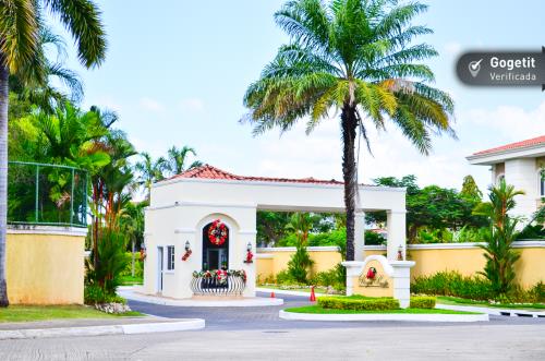 Royal Pacifico, Área Metropolitana