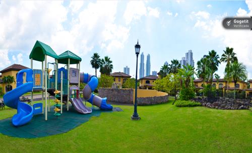 Antigua, Costa del Este