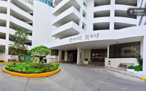 Coral Reef, Avenida Balboa