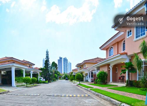 Costa de Las Perlas, house