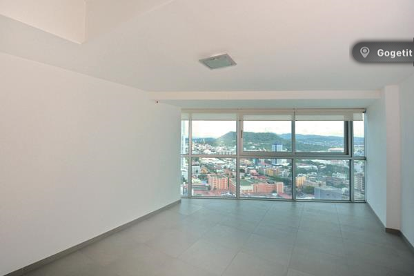 Yacht Club, Área Metropolitana