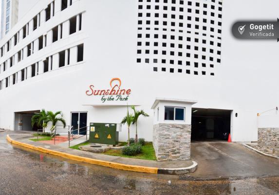 Sunshine by the Park, Parque Lefevre