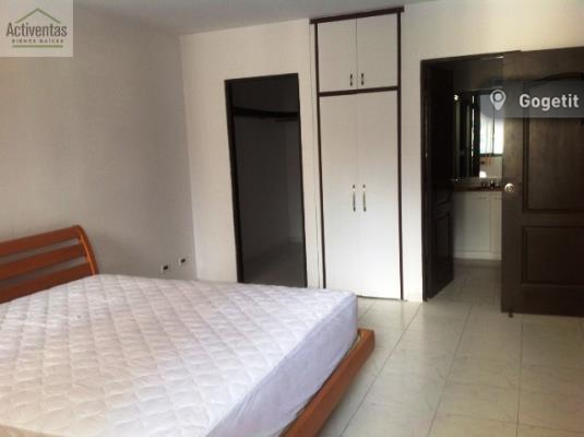 Los Delfines, Área Metropolitana