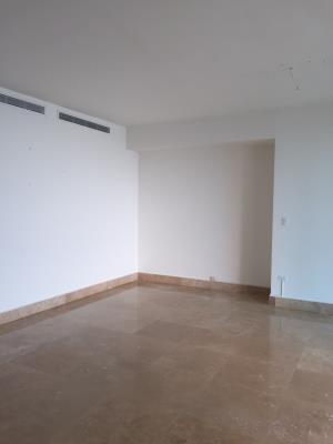 Q Tower , Área Metropolitana