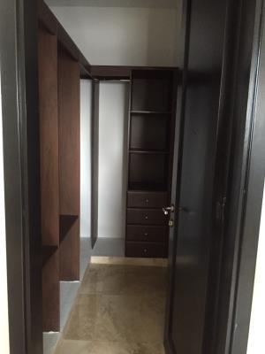 Q Tower , apartamento