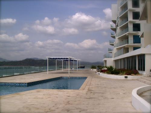 Naos Harbour Island, Ancón