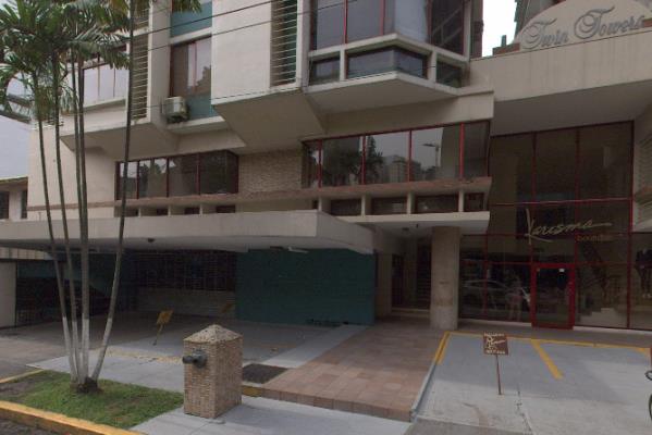 Twin Tower, Bella Vista