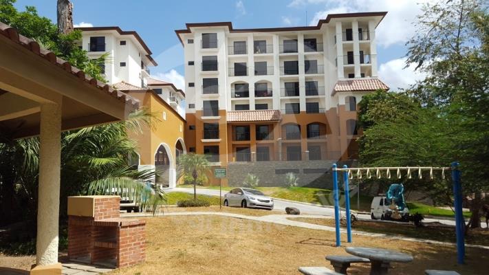 Embassy Club Courtyard, Panamá