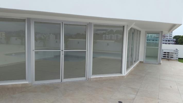 Riverside parque lefevre, Área Metropolitana