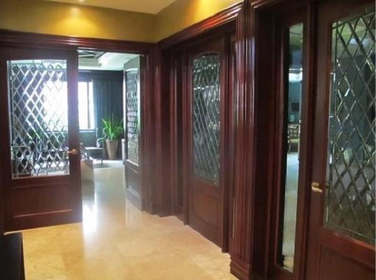 Las Camelias, Metropolitan Area