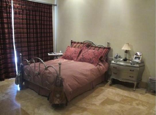 Las Camelias, Metropolitan Area