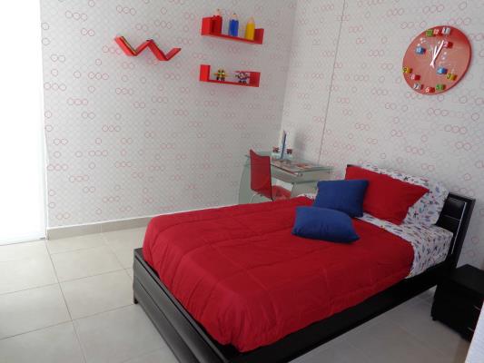 Sky Point Towers, Metropolitan Area