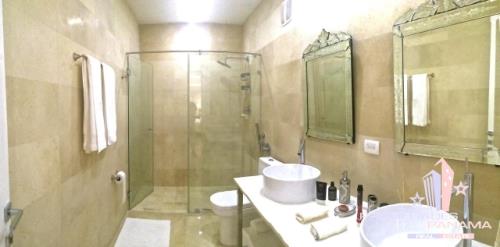 Yoo Panama, Avenida Balboa