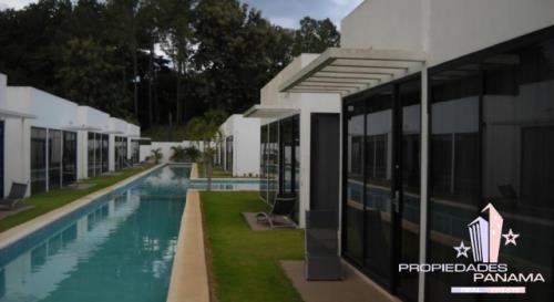 village at the pool, Penonome