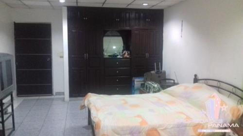 , Casa en alquiler en Parque Lefevre | P117516