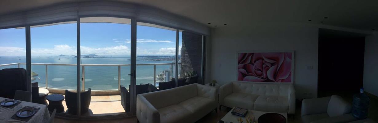 Q Tower , apartamento