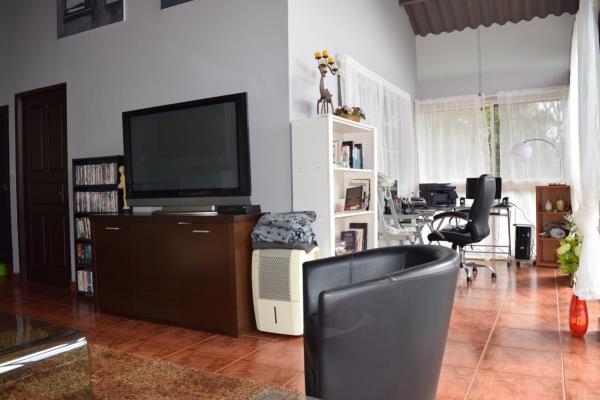 Altos de Cerro Azul, Pacora