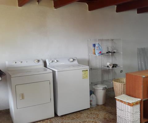 Altos de Cerro Azul, Panama