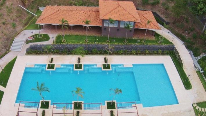 Green Village, Amelia Denis De Icaza