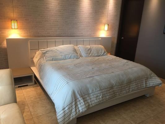 Titanium, Costa del Este