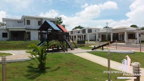 Senderos, Costa Verde, casa