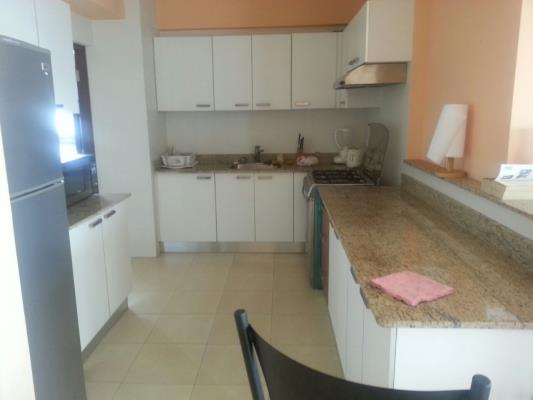 Grand Bay Tower, Área Metropolitana