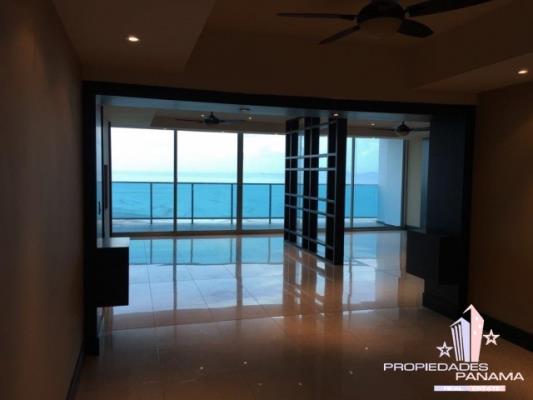 Bayside Condominium, apartment