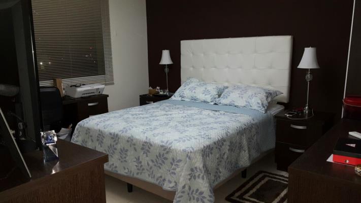 Royal Pacific, apartamento