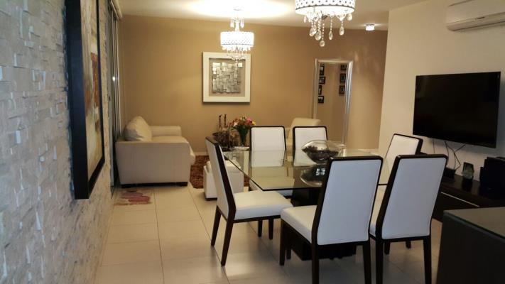 Royal Pacific, Área Metropolitana