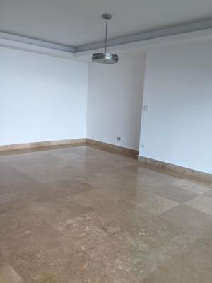 Q Tower , apartamento