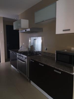 Q Tower , apartamento