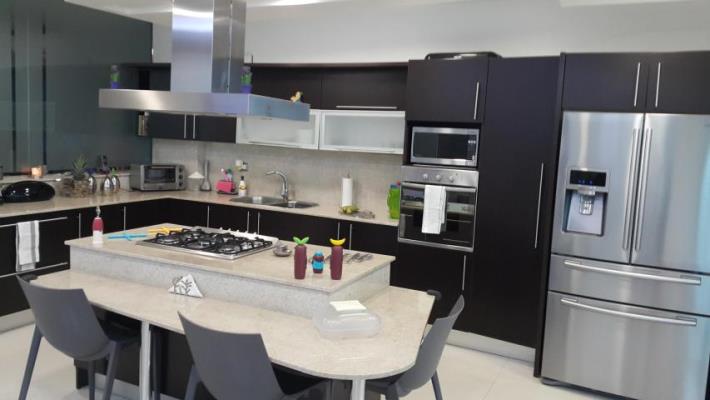 Costa Esmeralda, Juan Diaz