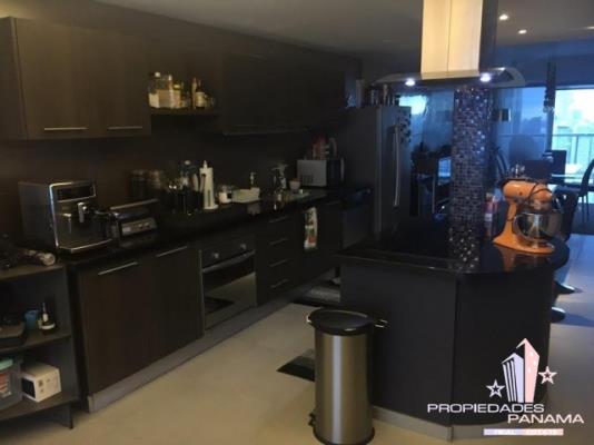 Yacht Club, Avenida Balboa