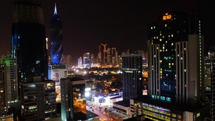 Torre Cosmos, Obarrio