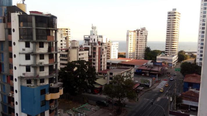 Moon Tower, Área Metropolitana