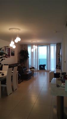 Waters on the bay, Avenida Balboa